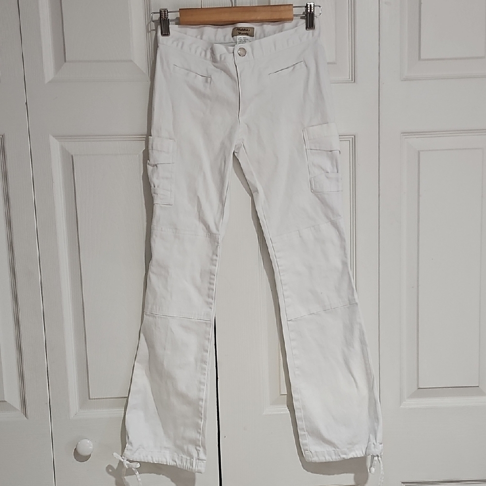 Nikkie Threads White Cargo Pants – Size 5 – Y2K Pocket Style